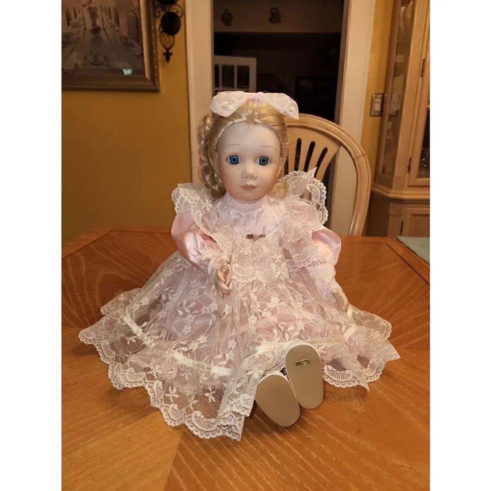 Vintage Franklin Mint little girl porcelain doll